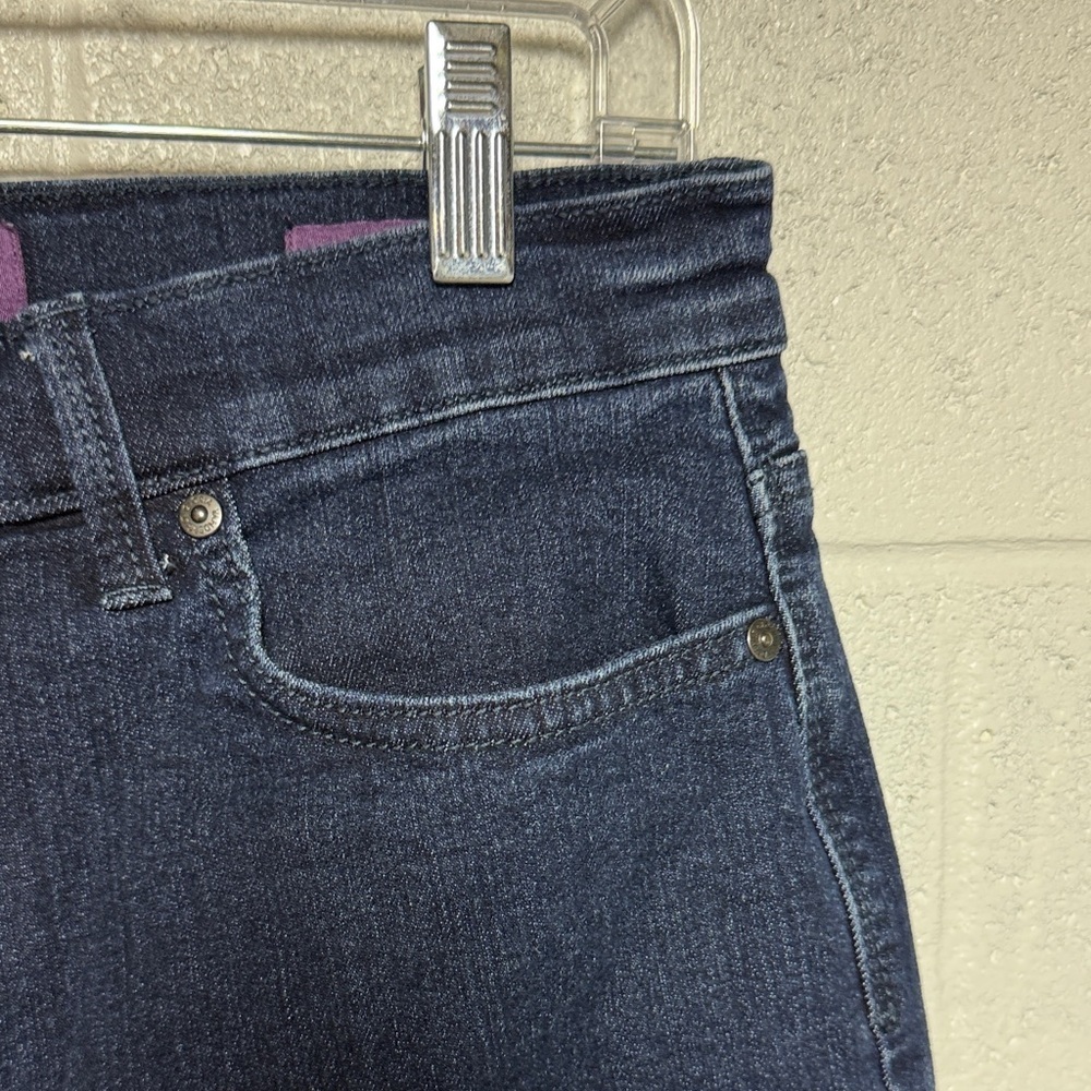 Gloria Vanderbilt Women's Dark Blue Amanda Jeans - Picture 6 of 13